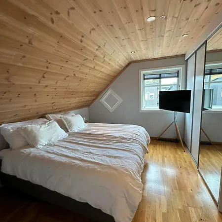 3 Bedroom House Near For Ons 2024 别墅
